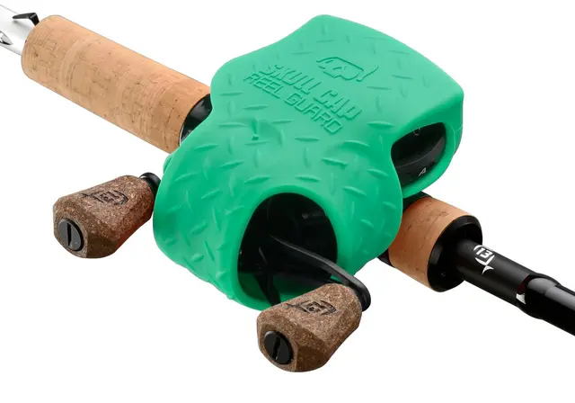 13 Fishing Skull Cap Green Gummerat skydd för dina rullar 