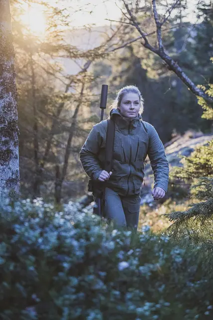 Bergans Hogna 3L Jacket Green Mud S 3-lagers skaljacka för jakt 