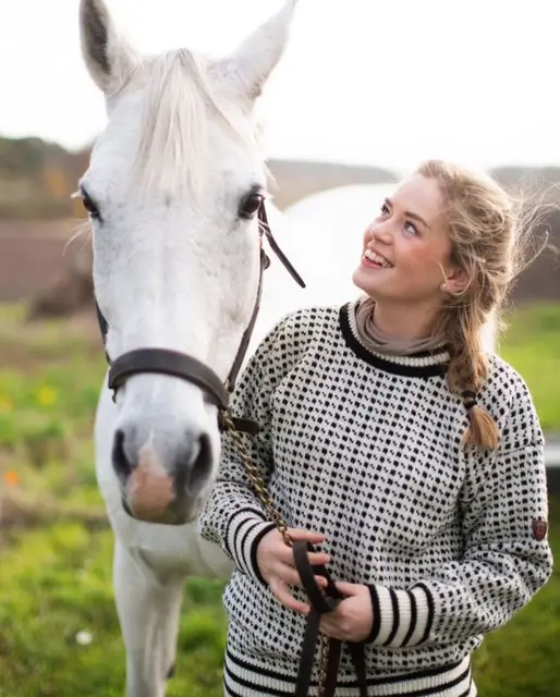 Bråtens Islender Genser Hvit XS Klassisk genser i 100% Norsk ull 
