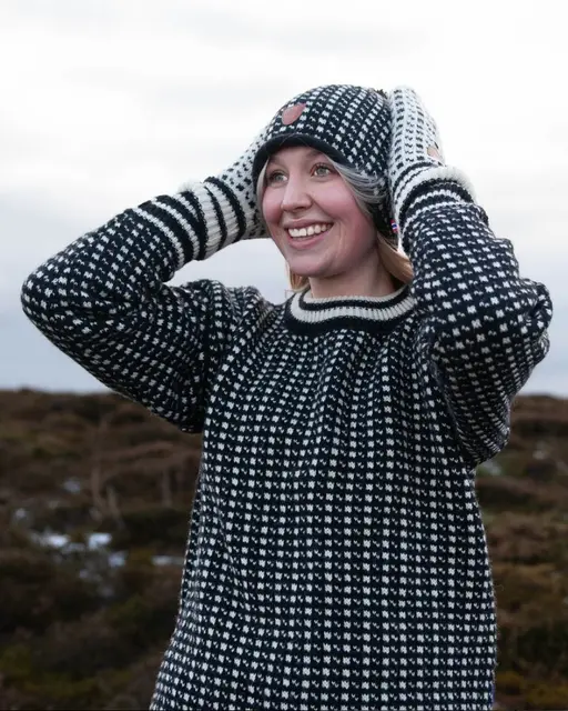 Bråtens Islender Genser Sort XS Klassisk genser i 100% Norsk ull 