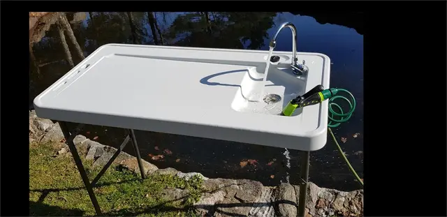 Fiske/ rensbord/disko Fällbart rensningsbord med kran 