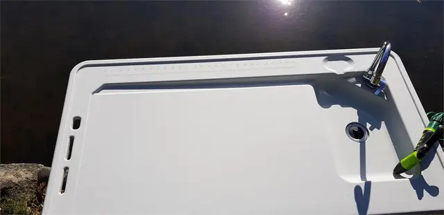 Fiske/ rensbord/disko Fällbart rensningsbord med kran 