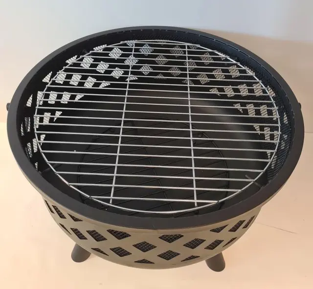 CAL Utespis/grill svartlackat stål 66x65cm 