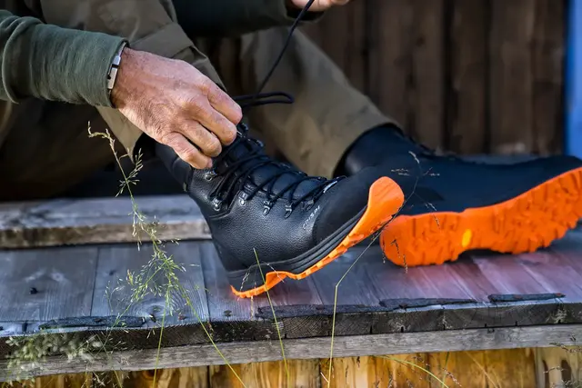 Crispi Oppdal GTX Black/Orange 41 Lätt och halvhög jaktstövel med GoreTex 