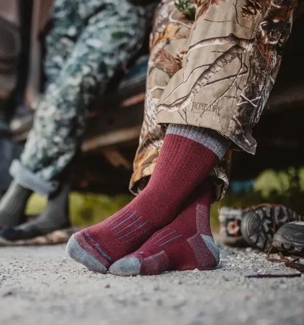 Darn Tough Hunting W Boot Burgundy S Heavyweight Full Cushion 