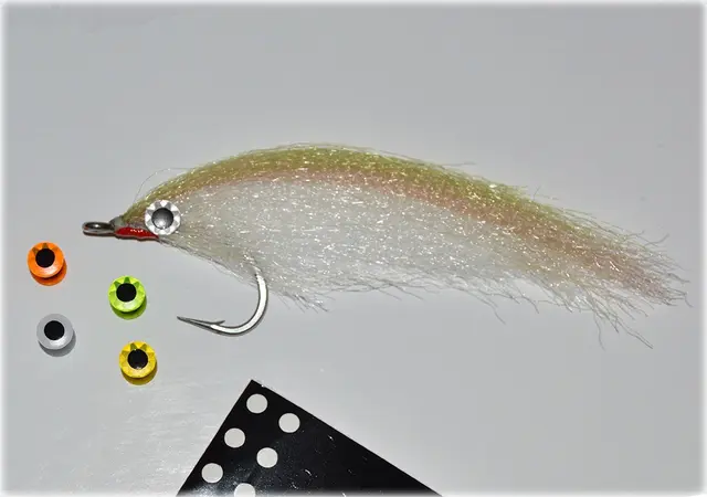 Diamond Fish Eyes - Transparent 4mm Super Fluorescent fiskeøyne 16 stk 