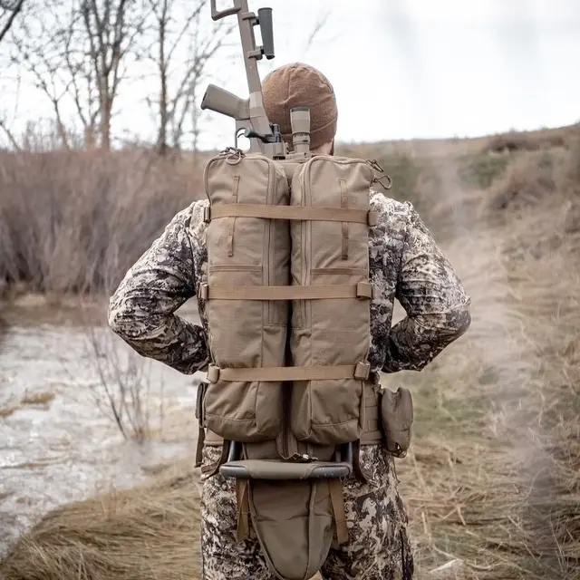 Eberlestock Bolt Action Scabbard Large Robust våpenholder/futteral i Coyote 