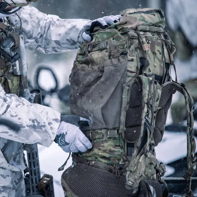 Eberlestock V90 Battleship 100L Coyote Oppgradert ryggsekk med smarte løsninger 