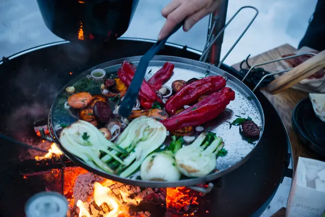 Espegard fyrfat 60 Lett fyrfat med enkelt og tidløst design 