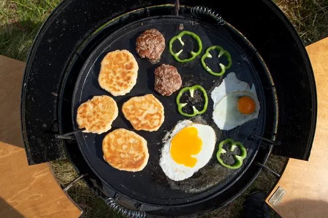 Espegard fyrfat 60 Lett fyrfat med enkelt og tidløst design 