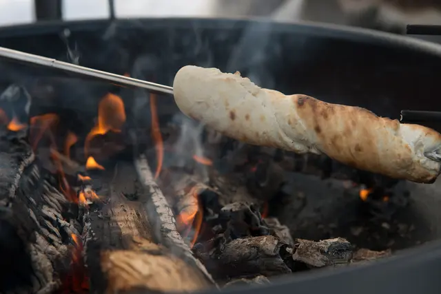 Espegard pinnebrødspyd Lag perfekte pinnebrød på trygg avstand 