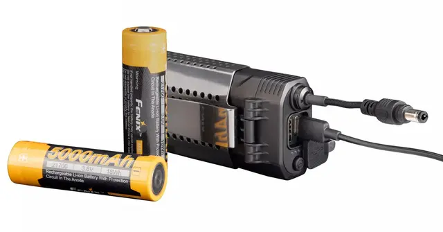 Fenix HP30R V2.0 oppladbar hodelykt Profesjonell hodelykt med 3000 lumen 