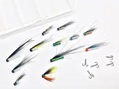 Fishmadman Riffling Hitch Set Inkluderat box och krokar