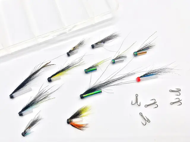 Fishmadman Riffling Hitch Set Inkluderat box och krokar 