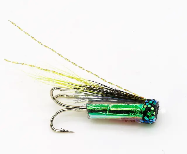 Fishmadman V-Fly Hitchman Small Green Köp 12 flugor och få en gratis flugbox 