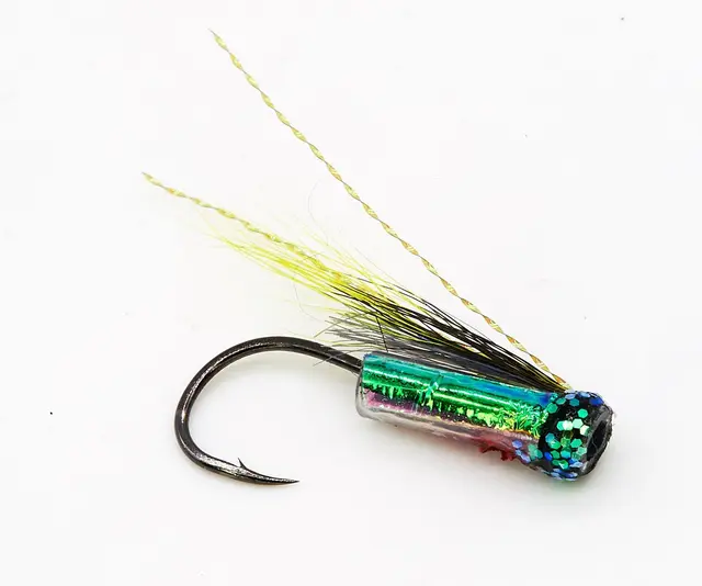 Fishmadman V-Fly Hitchman Small Green Köp 12 flugor och få en gratis flugbox 