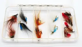 Flugbox med 12 st r&#228;kimitationer Laxflugor med Partridge trekrokar