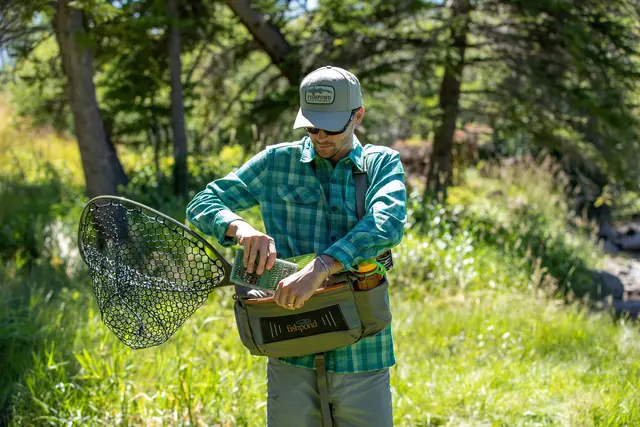 Fishpond Flathead Sling Pack Gravel Slingbag väska med smidiga lösningar 
