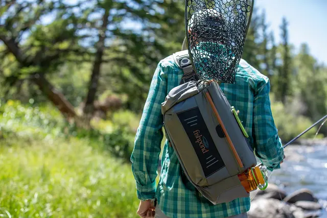Fishpond Flathead Sling Pack Gravel Slingbag väska med smidiga lösningar 