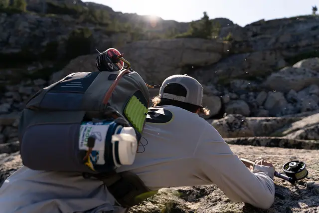 Fishpond Flathead Sling Pack Gravel Slingbag väska med smidiga lösningar 