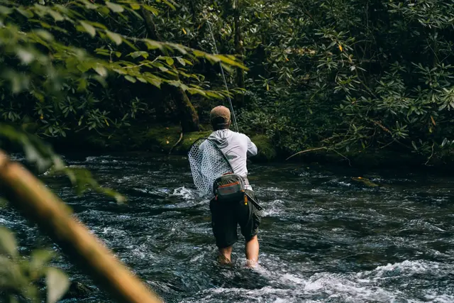 Fishpond Switchback 2.0 Midjeväska gjord i återvunnet material 