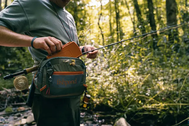 Fishpond Switchback 2.0 Midjeväska gjord i återvunnet material 