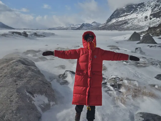 Fjällräven Expedition Long Down Parka W Lang dunparkas til dame i black L 