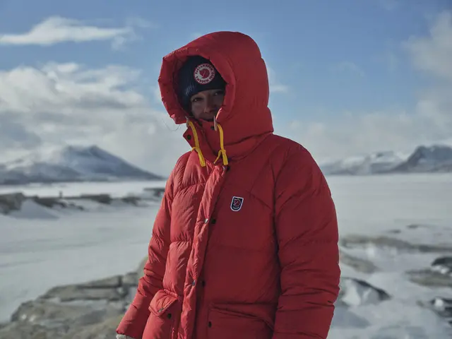 Fjällräven Expedition Long Down Parka W Lang dunparkas til dame i black L 