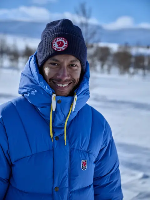 Fjällräven 1960 Logo Hat Black Behagelig strikkelue i lammeull 