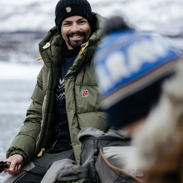 Fjällräven Byron Hat Dark Navy Dobbletstrikket lue i ull 