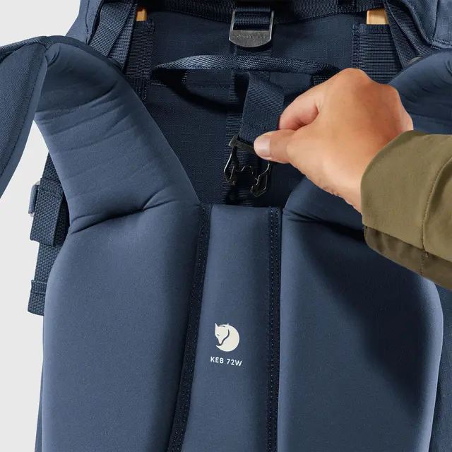 Fjällräven Keb 72 W Black Robust helårssekk med treramme 