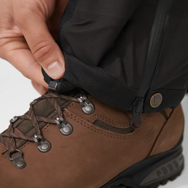 Fjällräven Keb Eco-Shell Trousers M L Trelags skallbukse til herre i Black 