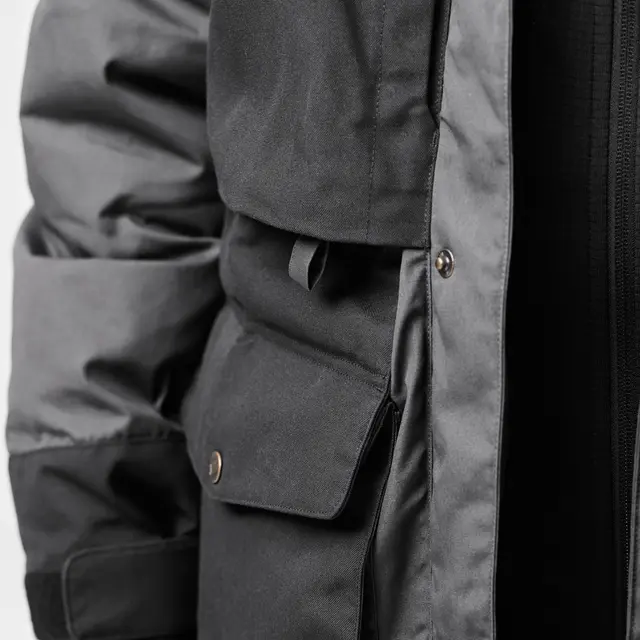 Fjällräven Polar Bib Trousers M L Vatterte bukser til herre i Black 