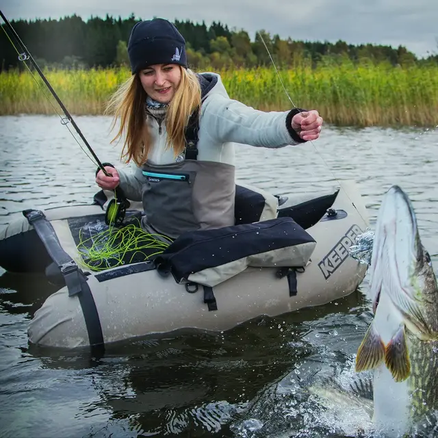 Keeper Float Tube Kit Bellyboat med simfötter, pump och bärbag 