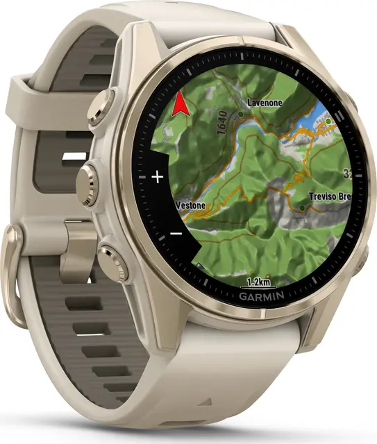 Garmin fenix 8 43 mm AMOLED Sapphire Soft Gold med tåkegrå/sand silikonrem 