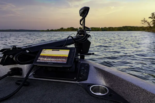 Garmin ECHOMAP™ UHD 62cv m/ GT24-TM-svinger 