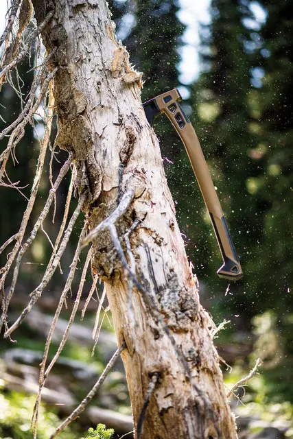 Gerber Bushcraft Axe Coyote Brown Multifunktions buschcraft yxa på 66,7cm 