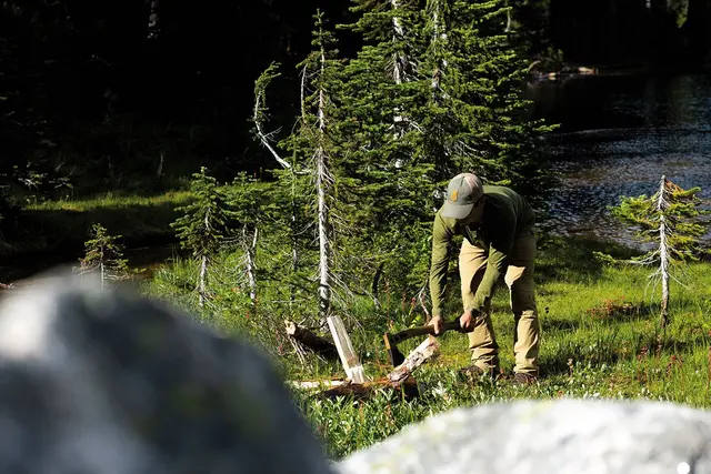 Gerber Bushcraft Axe Coyote Brown Multifunktions buschcraft yxa på 66,7cm 