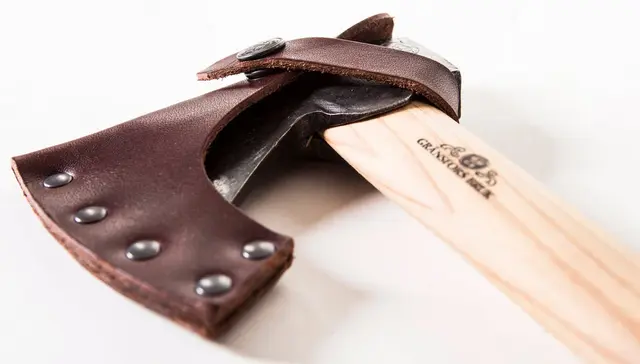 Gränsfors Lilla Yxan Lättast av Gränsfors Bruks yxor 