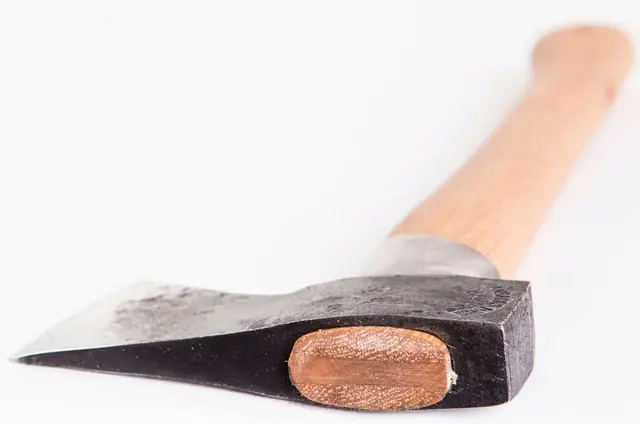 Gränsfors Outdooraxe Otroligt mångsidig yxa 