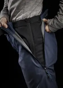 Heat Experience Heated Knee Pants S Slitstark Svart värmebyxa med dragkedjor 