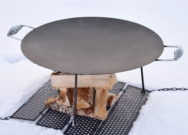 Hällmark Bålunderlag 44x44cm Gör mat över öppen eld 