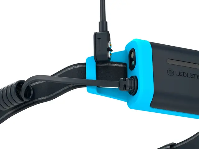 LED Lenser Pannlampa NEO5R Black/Blue, 600 lumen 