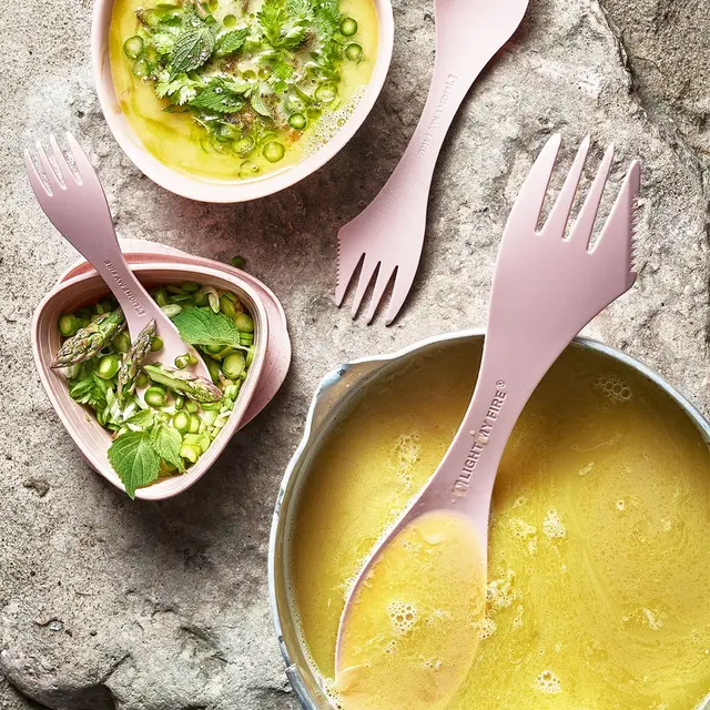 Light My Fire Spork Large Serving Händad, kniv och gaffel i ett Sandygreen 