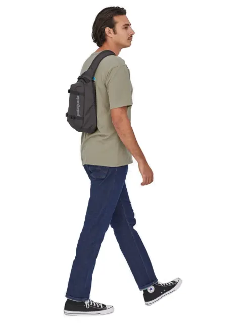 Patagonia Atom Sling 8L Black Vattenavvisande liten Ryggsäck 