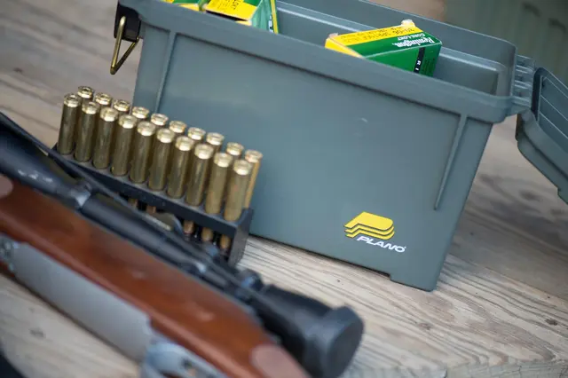 Plano Element-Proof Field/Ammo Box Small Låsbar ammunitionsbox med bärhandtag 