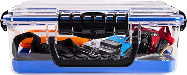 Plano Guide Series™ Waterproof Case Blue/Black L 