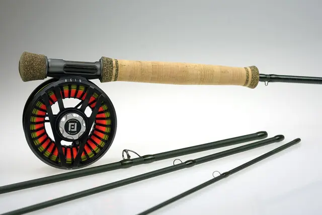 Primal Revel/ Flylab Acid 9' #5 4-delat flugsett med backing och lina 