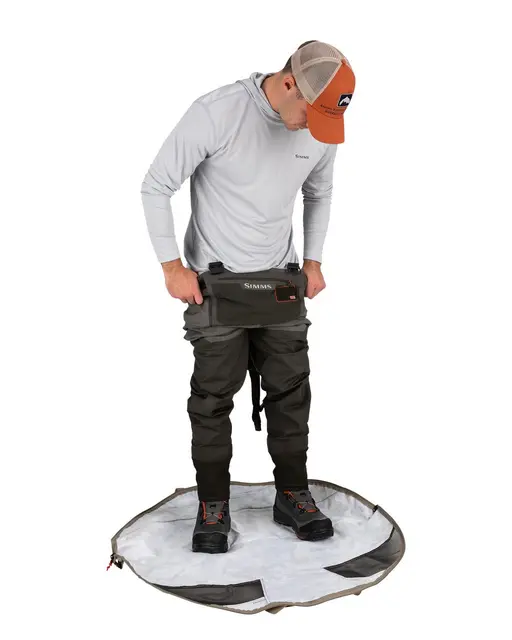 Simms Taco Bag Woodland Camo Sandbar Tacoformet vadebag til vadebukser 