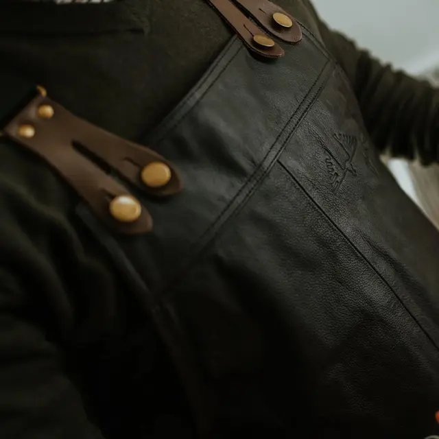 Swedteam Bull Stening Edition Apron Forkle i kraftig skinn, brown 